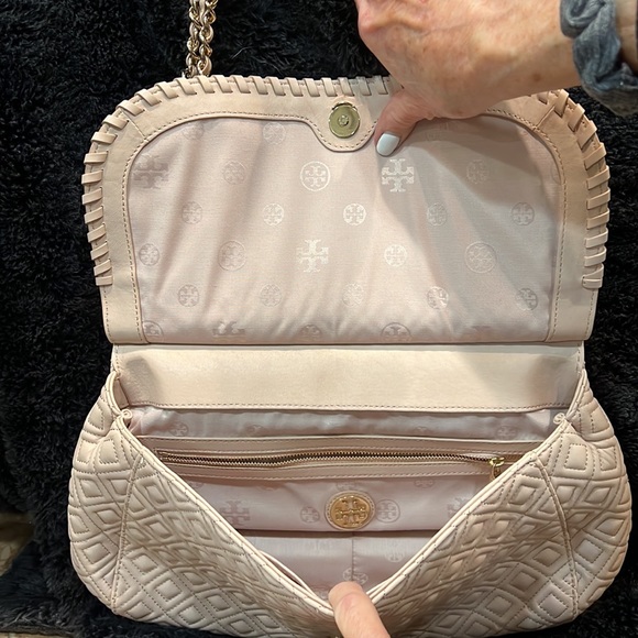 Tory Burch Marion Beige Quilted shoulder bag. Brand New with bag. - Picture 2 of 8